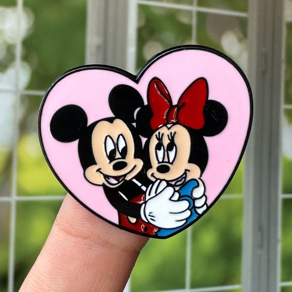 Mickey Minnie Mouse Heart Love Hug Enamel Pin/ Brooch Lapel